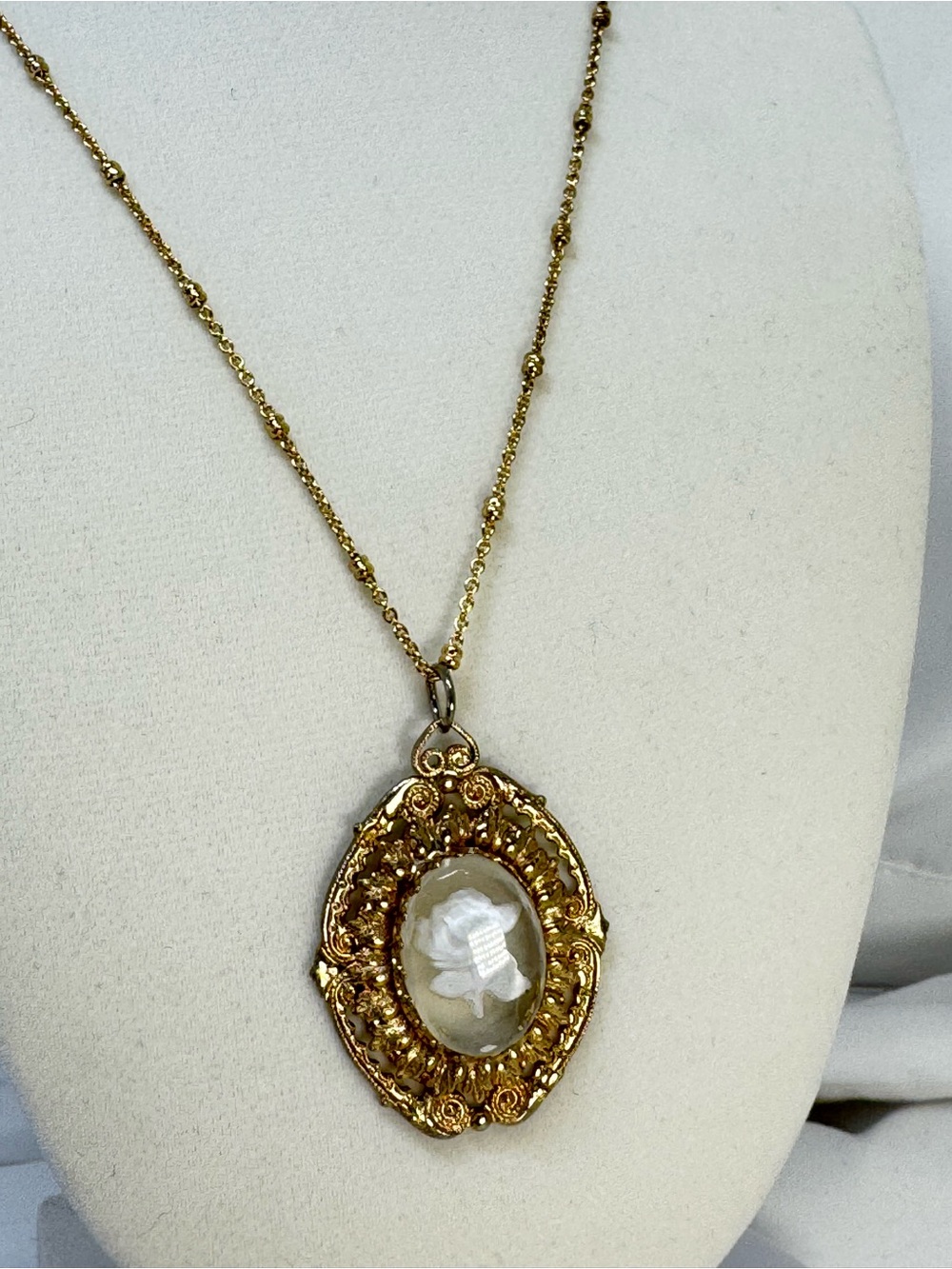 Gold Cameo Pendant Necklace with white Rose in pendant